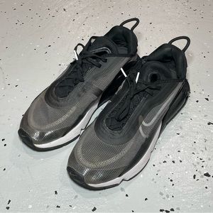 Nike Air Max 2090 Athletic Shoes Mens Size 11.5 Black/Grey